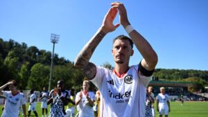 Eintracht Frankfurt siegt 5:0 gegen Engers und zieht in die zweite Pokalrunde ein