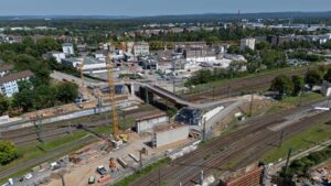Br&uuml;ckenneubau in Hanau f&uuml;hrt zu Bahn-Sperrungen: Einschr&auml;nkungen im August und September