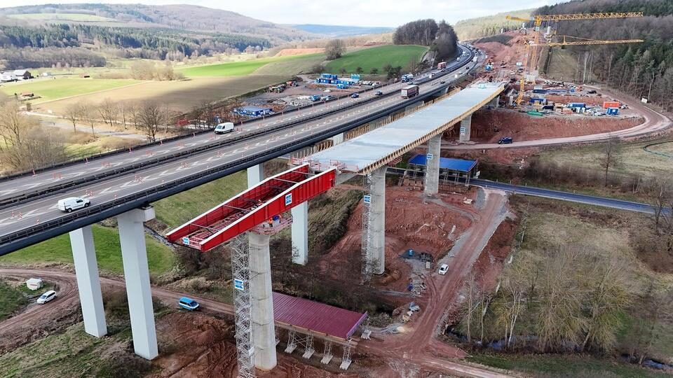 Neubau der Thalaubachtalbrücke auf A7 bei Eichenzell abgeschlossen – Wichtiger Meilenstein