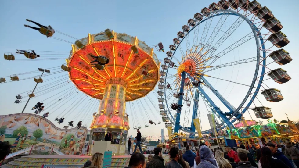 Alle Informationen zur Dippemess Frankfurt 2025: Programm, Öffnungszeiten, Attraktionen, Tickets und Tipps für Ihren Besuch. Erleben Sie das traditionelle Volksfest!