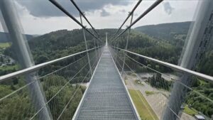Edersee Hängebrücke Hessen – längste Fußgängerbrücke im Nationalpark Kellerwald