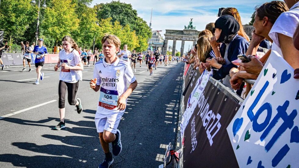 Berlin-Marathon 2025 startet mit gelungenem Auftakt und prominenter Beteiligung