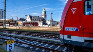 RMV erh&ouml;ht Ticketpreise ab 2026 und streicht zahlreiche Angebote