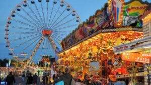 Autumn Dippemess Frankfurt 2025 &ndash; Volksfest vom 12.&ndash;28. September am Ratsweg-Festplatz mit Fahrgesch&auml;ften, Markt, Traditionen, Preisen und Tipps f&uuml;r Familien.