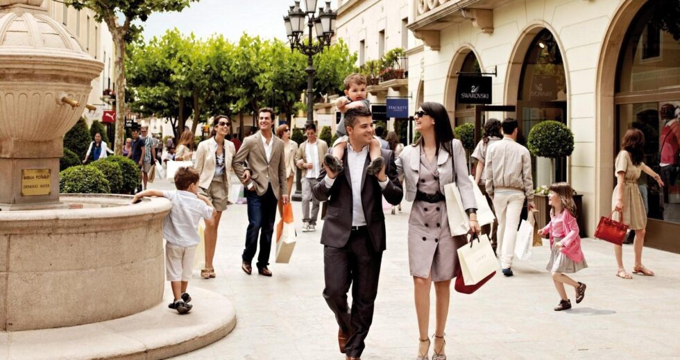 Erfahren Sie alles über Shopping in Frankfurt 2025: Einkaufszentren, lokale Boutiquen, Märkte, Öffnungszeiten und Tipps.