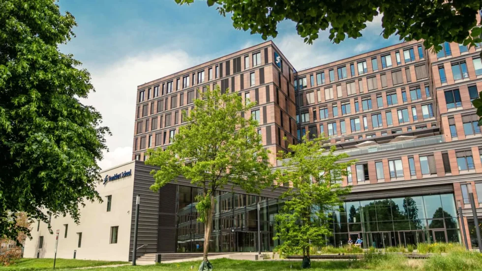 Die Frankfurt School ist das geistige Symbol der Bankenstadt – wo Wissen zu Kapital wird und die nächste Generation der Finanzelite entsteht.