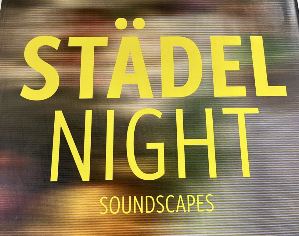 Am 1. November 2025 feiert das Städel Museum Frankfurt die „Städel Night: Soundscapes“ mit DJs, Kunst, elektronischer Musik und Ausstellung von Carl Schuch.