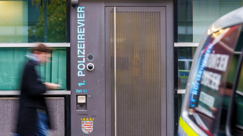 Hessens Polizei unter Druck: 17 Frankfurter Beamte suspendiert, Revierleitung ausgetauscht