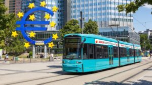 Frankfurts T-Wagen-Krise: Alstom-Lieferverz&ouml;gerung stoppt Tram-Ausbau bis mindestens 2026