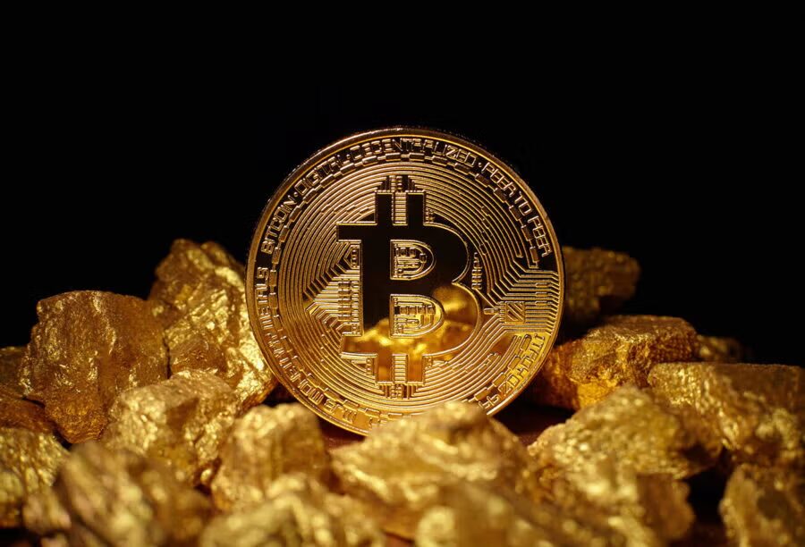 Analysten warnen, dass Bitcoin aufgrund von ETF-Abflüssen und schwacher Nachfrage auf 80.000 $ fallen könnte. Dieser Rückgang wird als notwendiger Reset vor einer neuen Krypto-Rallye gesehen.