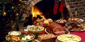 Das traditionelle Frankfurter Silvester-Men&uuml; 2025: Erfahren Sie alles &uuml;ber Gl&uuml;cksbringer wie Linsen und Karpfen, gesellige Fondue-Optionen und die besten Einkaufstipps.