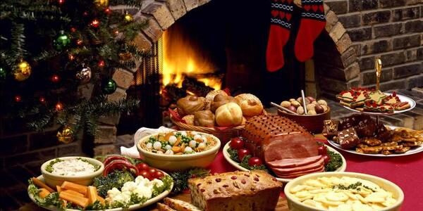 Das traditionelle Frankfurter Silvester-Menü 2025: Erfahren Sie alles über Glücksbringer wie Linsen und Karpfen, gesellige Fondue-Optionen und die besten Einkaufstipps.