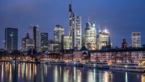 Frankfurt wird World Design Capital 2026: Erfahren Sie alles über den Wiederaufbau des „Langen Franz“, soziales Engagement und die Ziele für das kommende Wahljahr.
