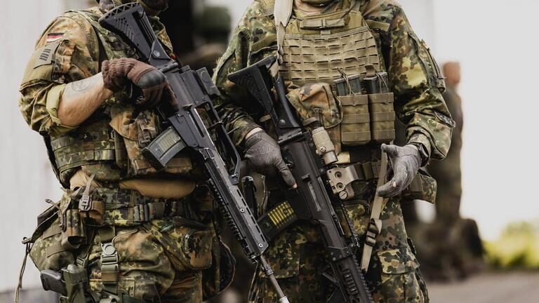 Russische Truppen sammeln sich im Wald von Filijske für Angriffe auf Dnipropetrowsk. Experten warnen vor Drohnen-Hinterhalten nach der Befreiung von fünf Ortschaften.