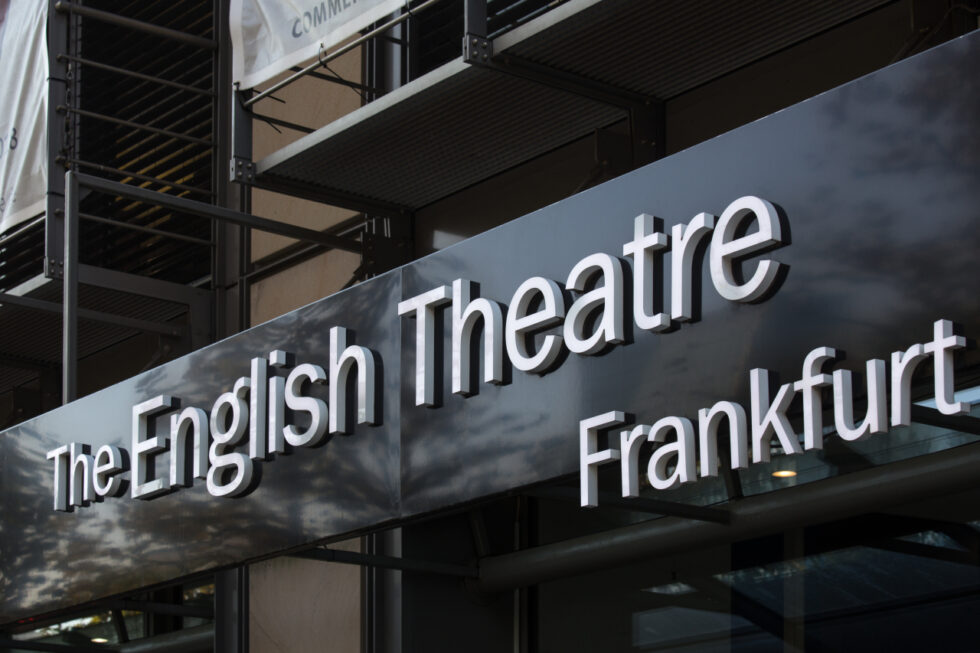 English Theatre Frankfurt öffnet am 1. Februar 2026 nach Brandschutztests und Wasserleitungsfilter-Installation für Besucher wieder.