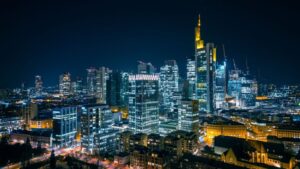Frankfurt festigt 2026 seinen Ruf als Blockchain-Hauptstadt. Erfahren Sie alles &uuml;ber das Frankfurt School Blockchain Center und die Bedeutung der lokalen Bitcoin-Nodes.