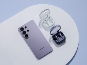 Samsung S26 Ultra vorgestellt: Galaxy AI, Privacy Display, 200-MP-Kamera, Snapdragon 8 Elite Gen 5, Android 16 und neue Sicherheitsfunktionen – alle Details zur S26-Serie.
